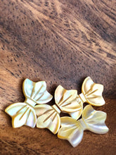 Mother Of Pearl Bow Sku#M133