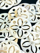Mother Of Pearl Flower Shell Sku#M618