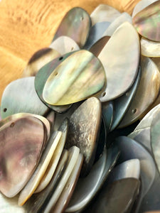 Black Tahitian Mother Of Pearl Beads Sku#M565