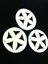 White South Sea Mother Of Pearl Flower Sku#M572