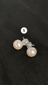 Stunning earring studs