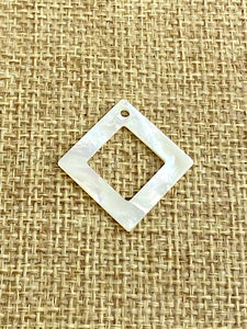 Mother of Pearl Charm Sku#M446