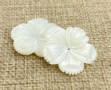 Mother of Pearl Flower Charm Sku#M77