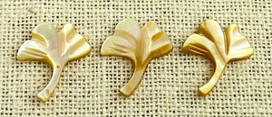 Mother of Pearl Charm Sku#M148