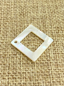 Mother of Pearl Charm Sku#M446